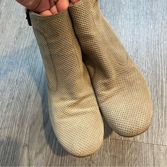 AQUATALIA Tan Perforated Suede Leather Buckle Ankle Boots - Picture 6 of 8